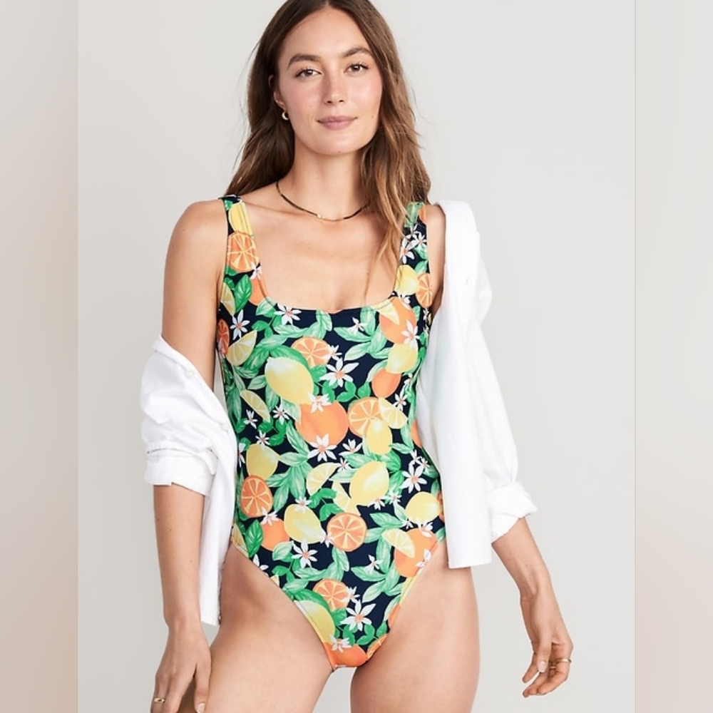 Old Navy Swimsuit, One Piece Fresh Squeezed Fruit Twist Back